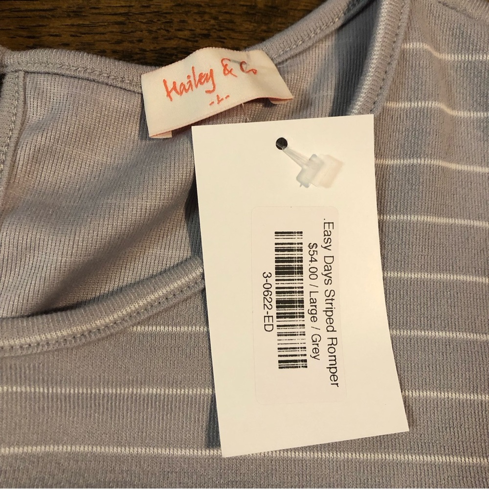 Hailey & Co Striped Ruffle Sleeve Romper Size Large - Picture 7 of 7